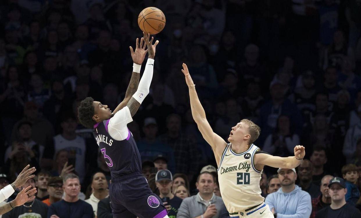 雷竞技官网入口-包含NBA季后赛今夜再迎强敌，曼城手感冰凉，主帅态度：压力陡增，赛程密集仍需轮换的词条